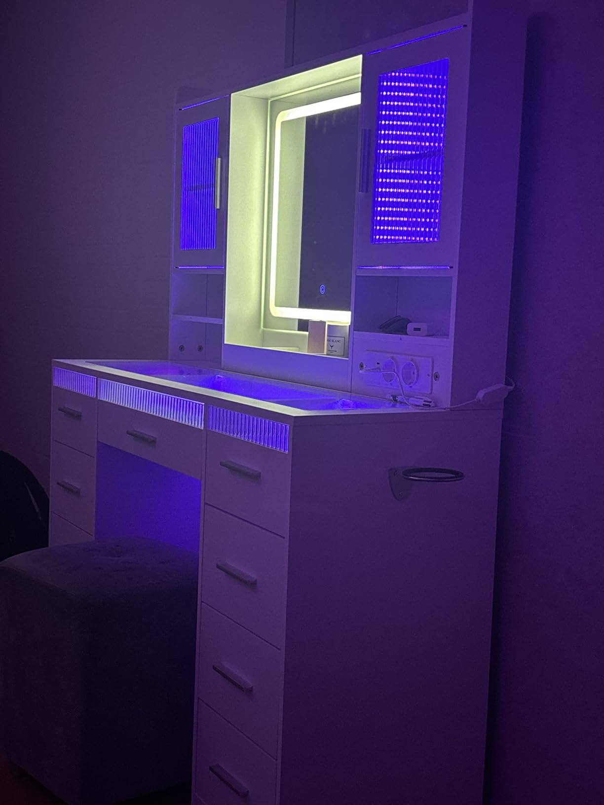 Coiffeuse WOLTU installée chez Jane